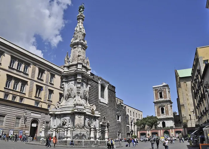 Trinita\' Maggiore Home/ Historic Center