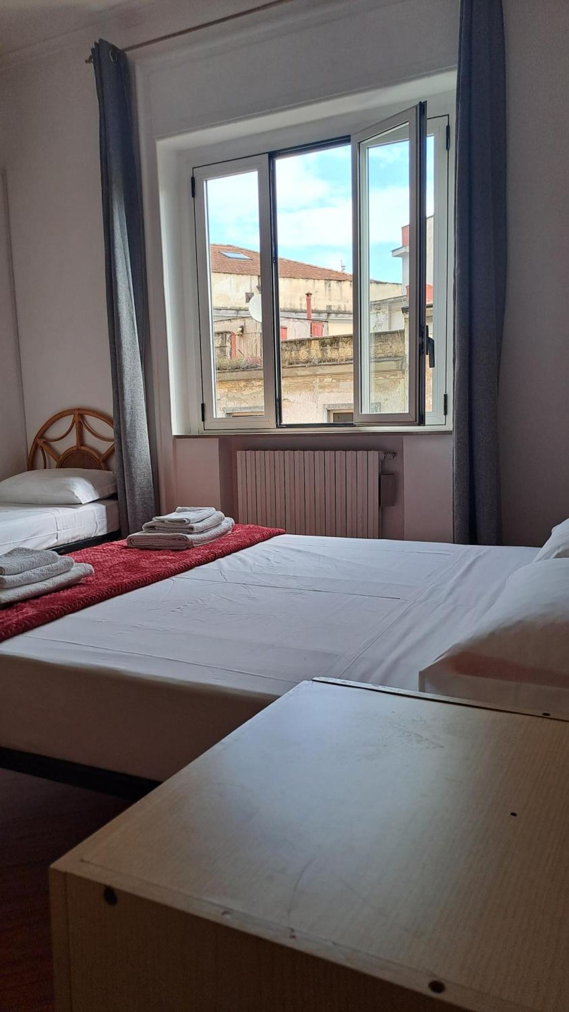 Trinita' Maggiore Home/ Historic Center