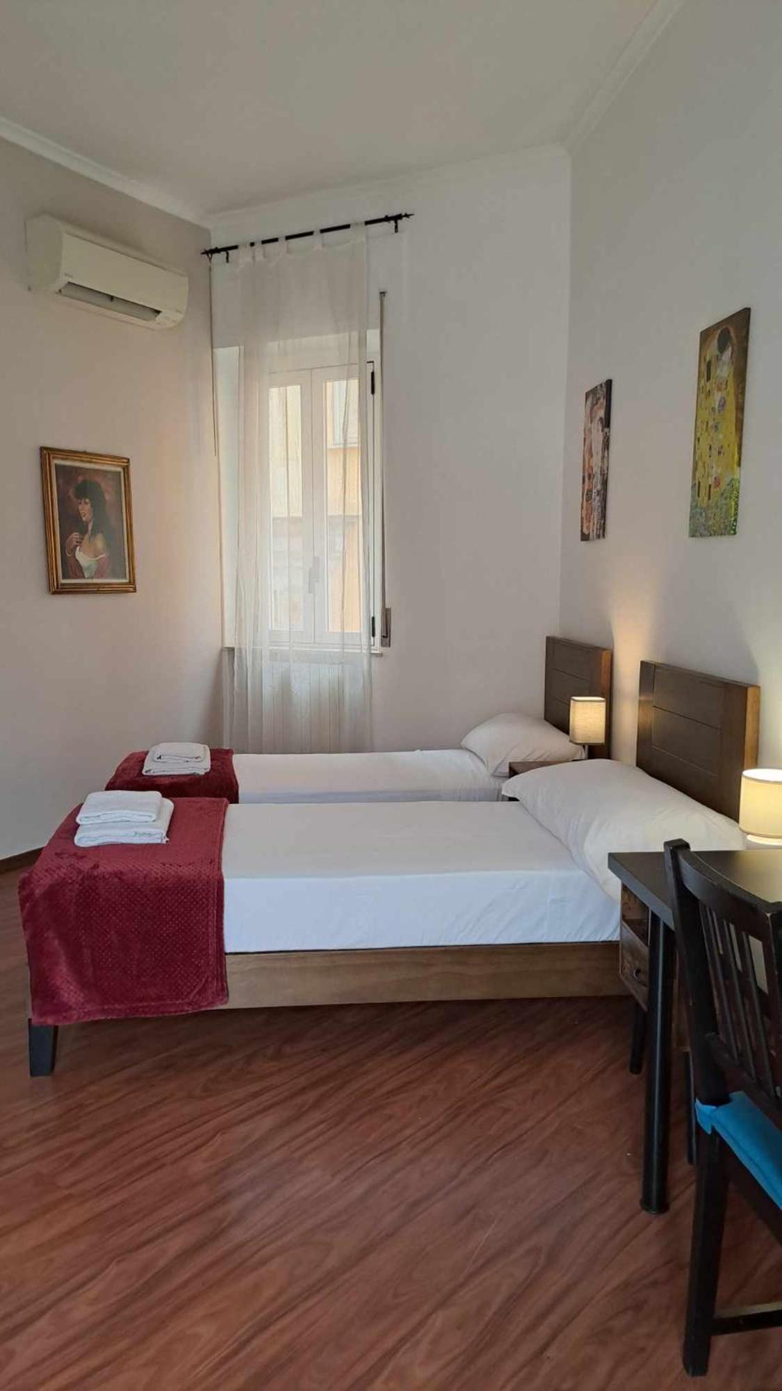 Trinita' Maggiore Home/ Historic Center Apartamento Nápoles